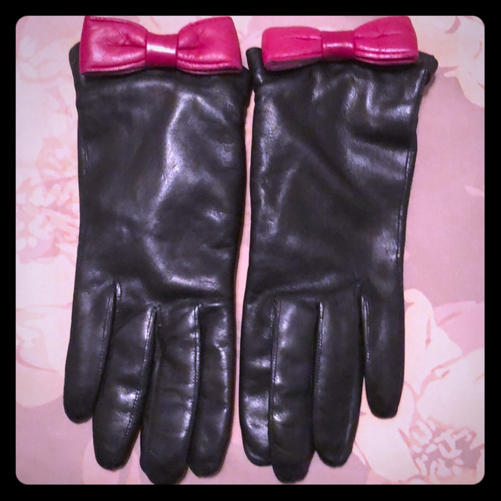 Black leather Bloomingdales gloves